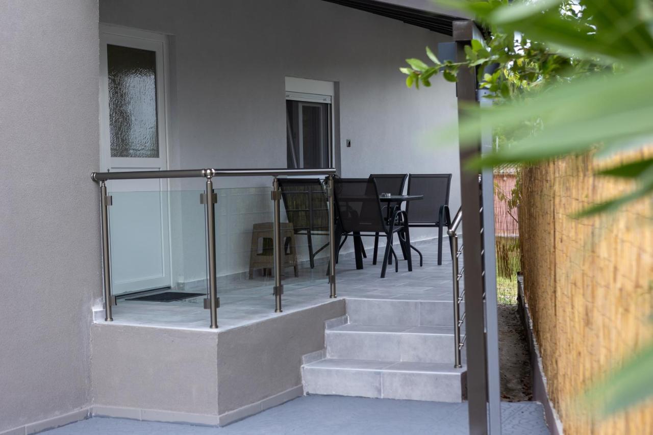 K&M Villas Nea Kallikrateia Exteriér fotografie